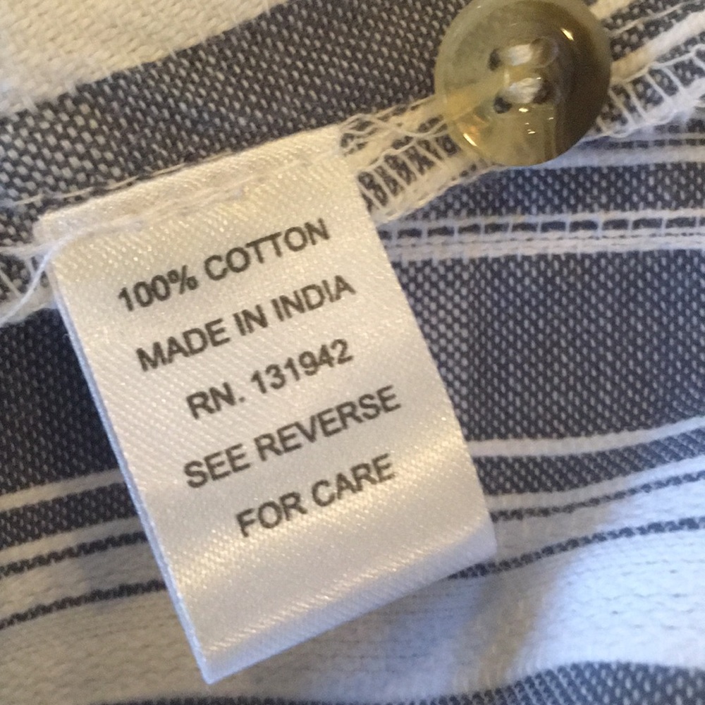 Chic Connection Blouse in Medium - Picture 12 of 13